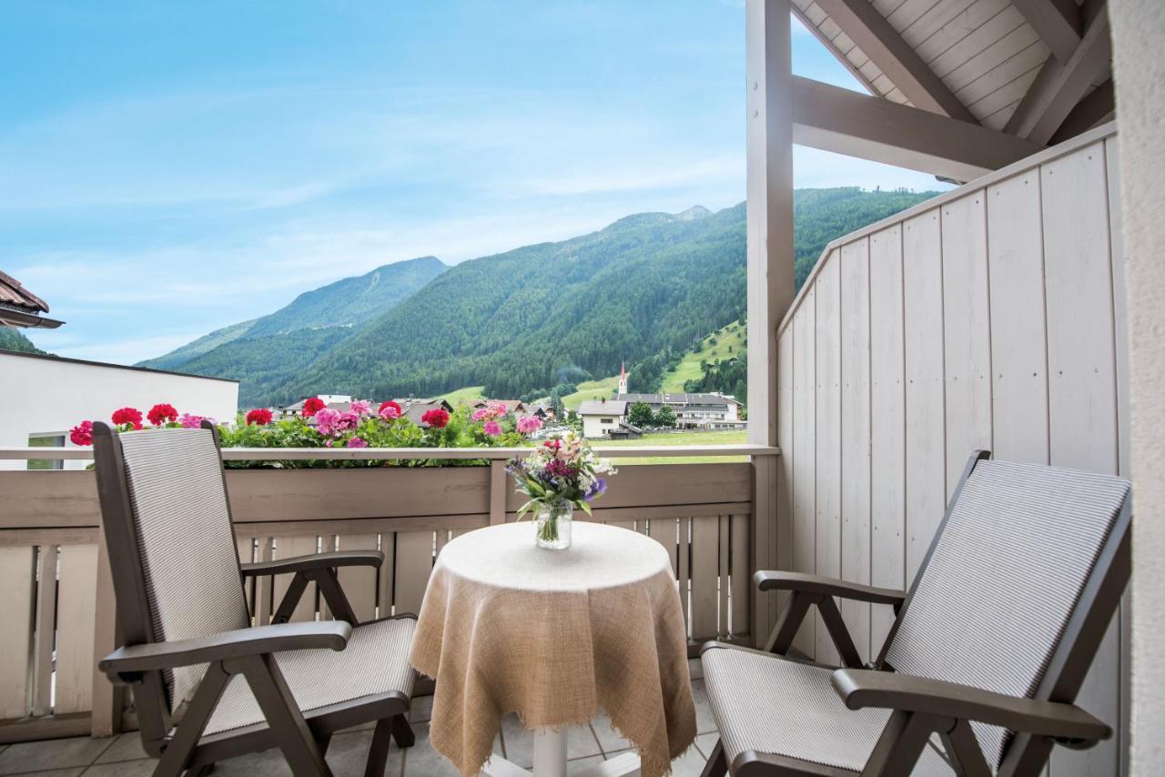 Hotel Fronza - Your Hike & Mountain Home Lutago Exterior photo