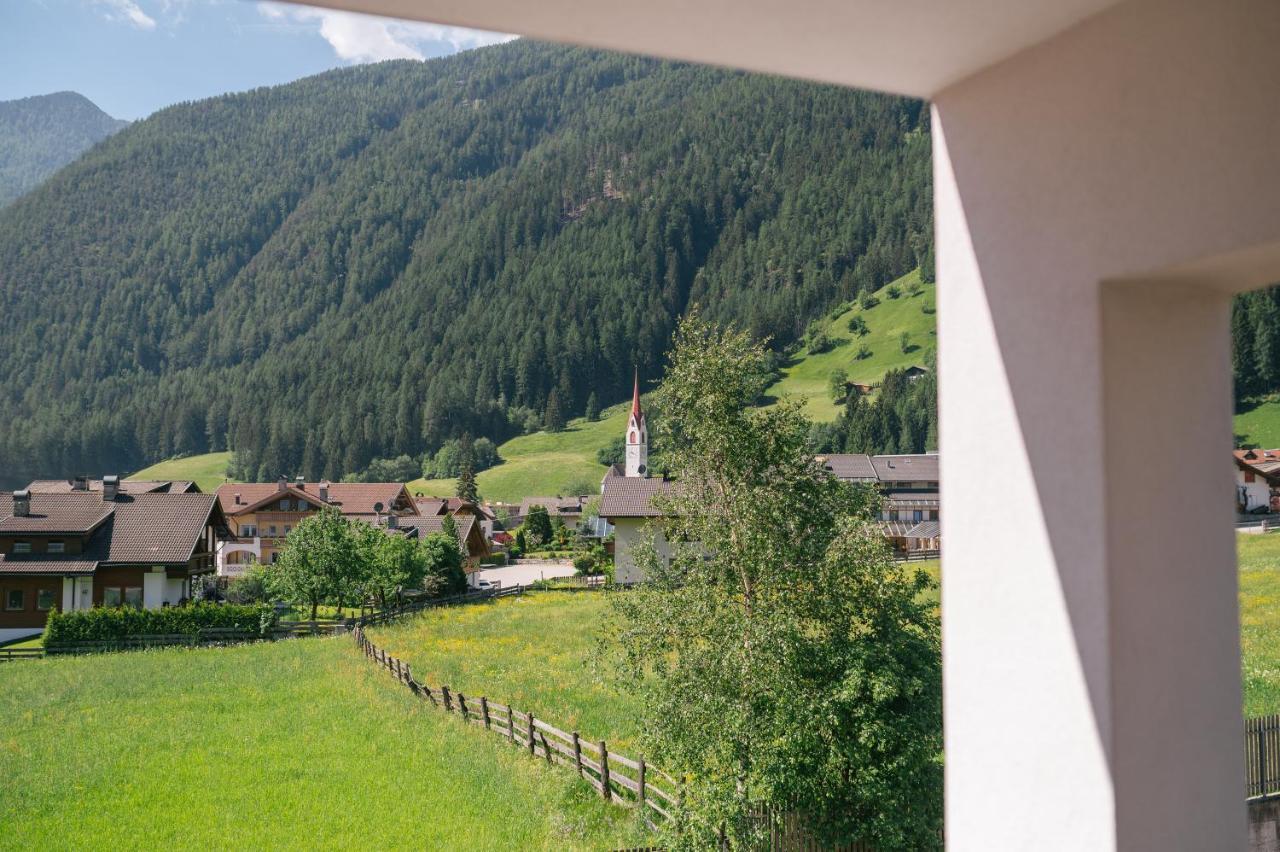 Hotel Fronza - Your Hike & Mountain Home Lutago Exterior photo