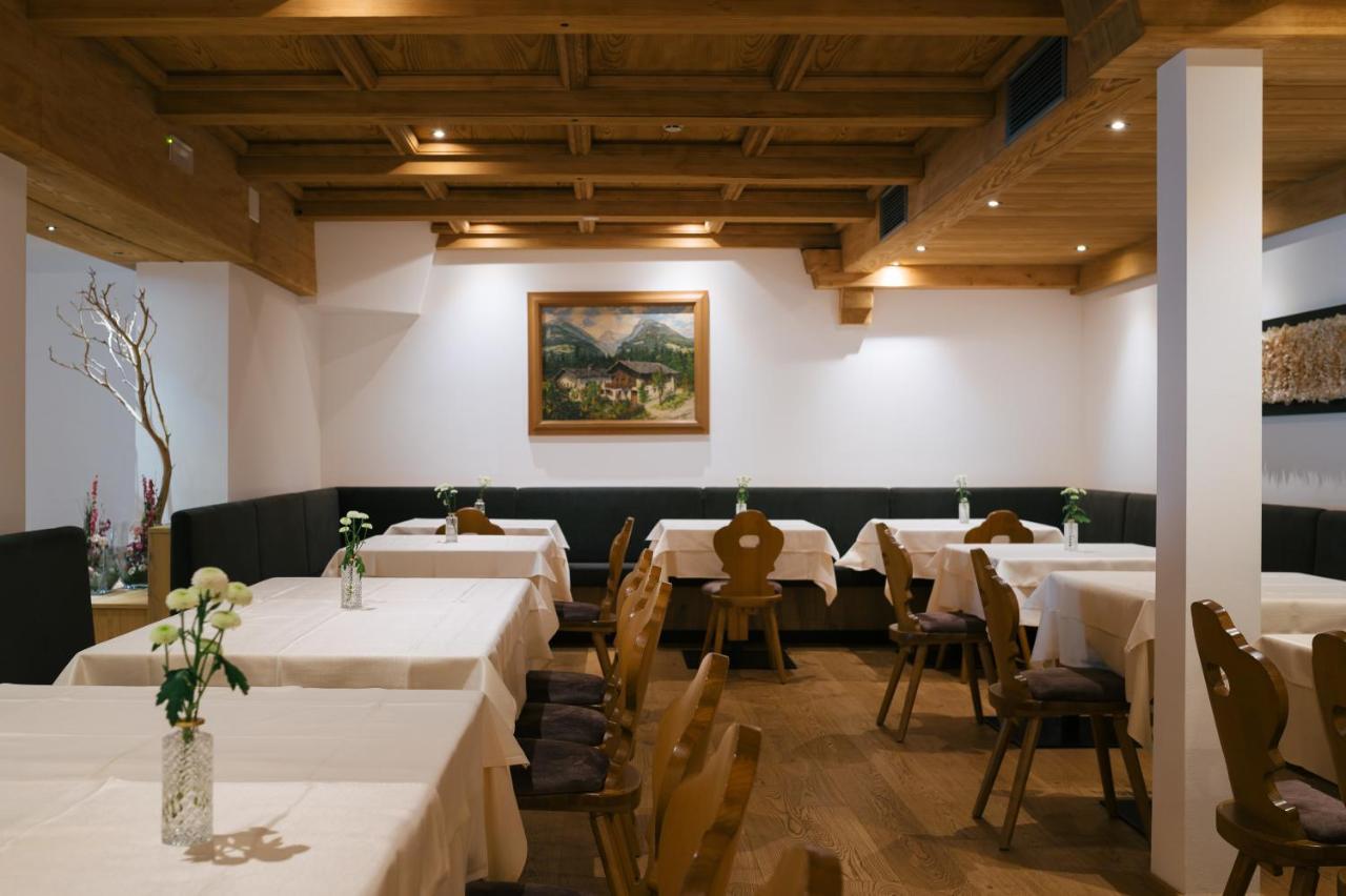Hotel Fronza - Your Hike & Mountain Home Lutago Exterior photo