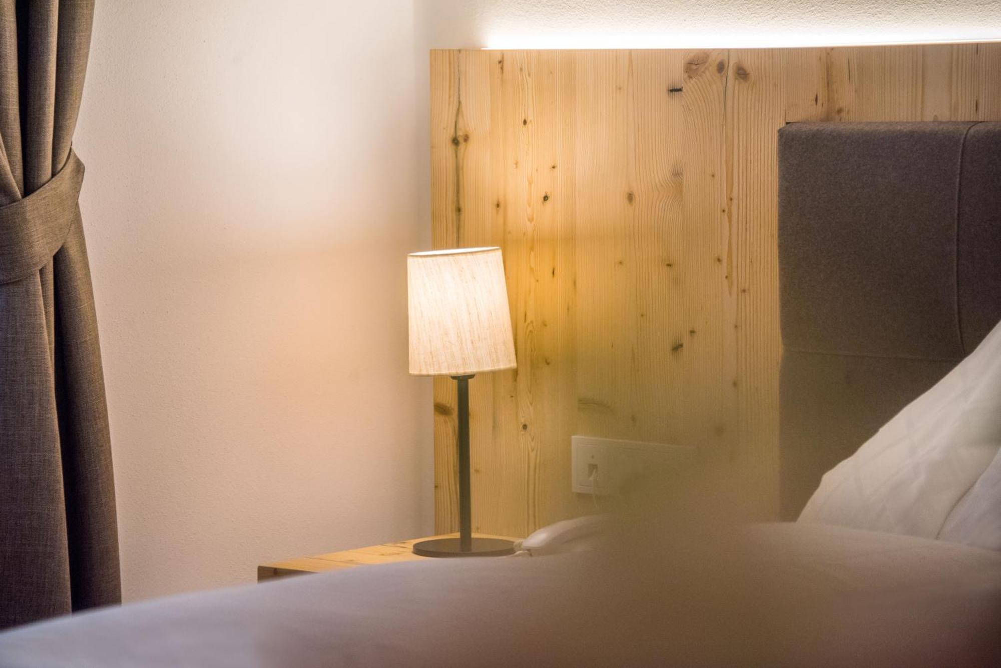 Hotel Fronza - Your Hike & Mountain Home Lutago Room photo