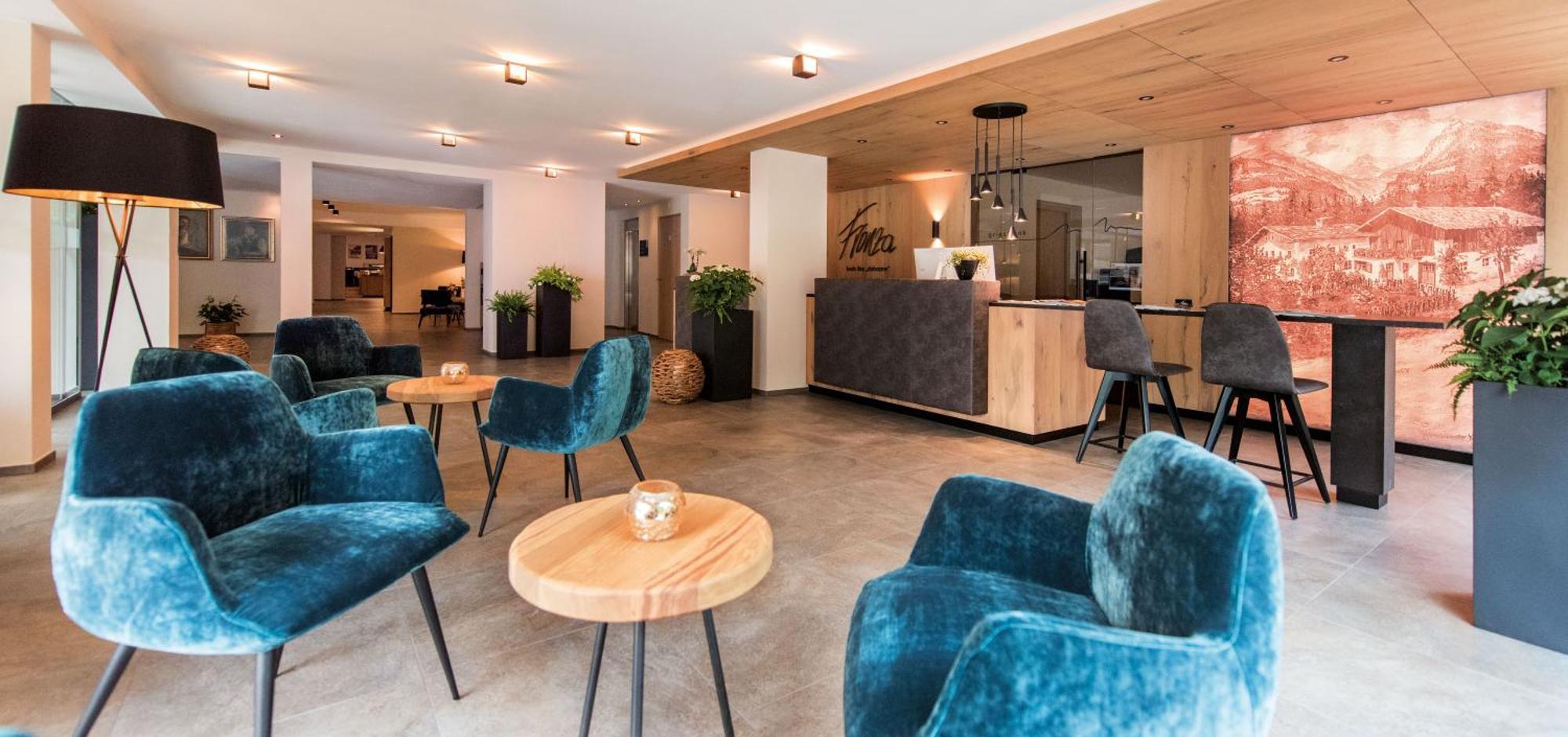 Hotel Fronza - Your Hike & Mountain Home Lutago Exterior photo